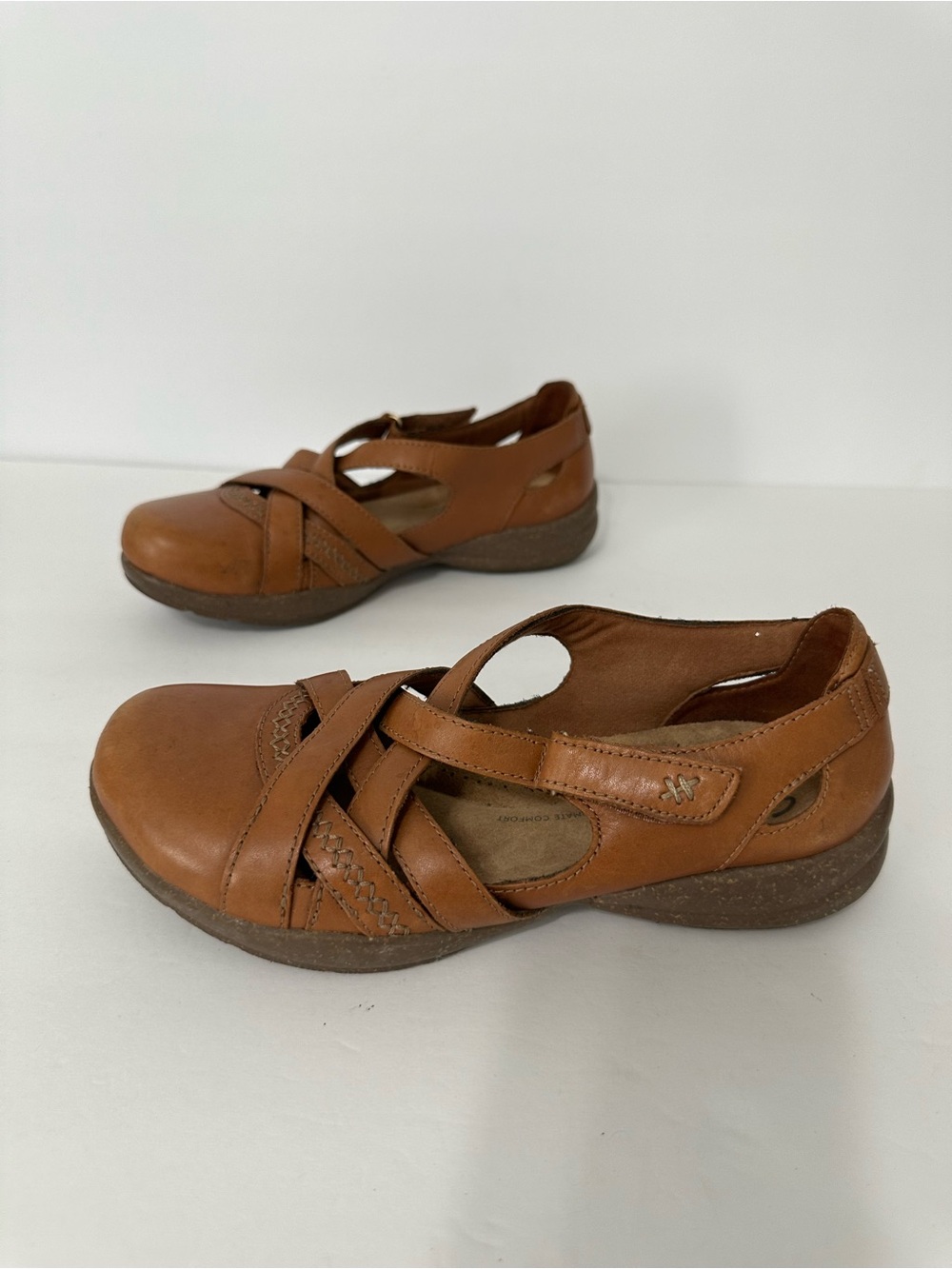 Clarks Women’s 6 1/2 Tan Roseville Step Mary Jane Flat Fisherman Travel Sandal